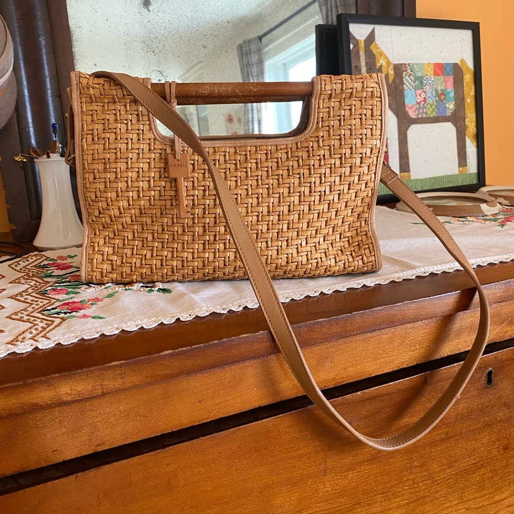 Fossil Basket Weave Woven Tan Handbag with  Removable Strap